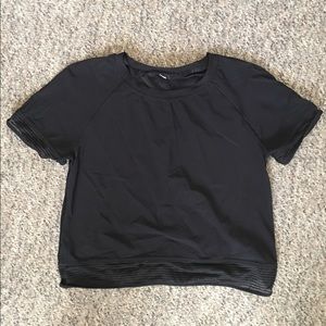 Lululemon workout crop